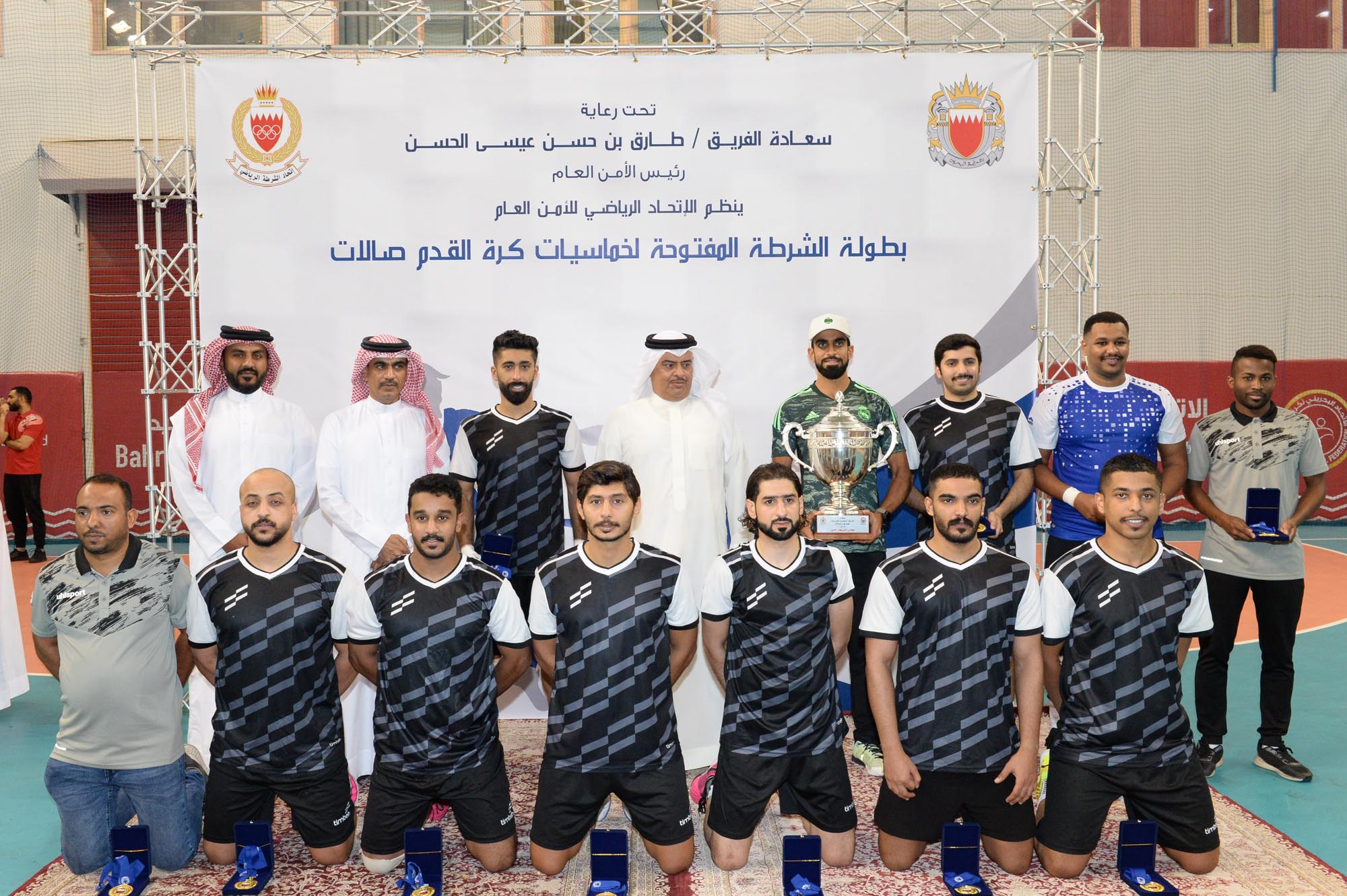 رئيس الأمن العام يشهد ختام بطولة الشرطة المفتوحة لخماسيات كرة القدم ويتوج فريق 